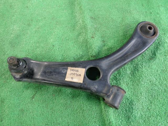 【中古】中古部品 ワゴンR MH23S 右フロントロアアーム 【3340030100-379744000051721】