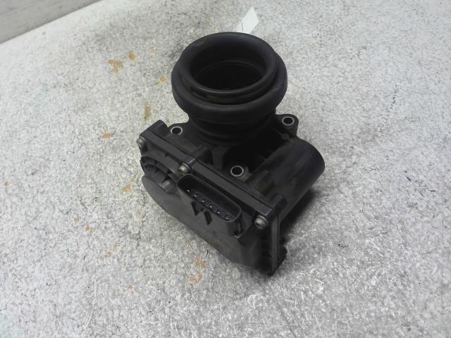 【中古】中古部品 プレオプラス LA300F スロットルボディ 【3310160100-000004454620300】