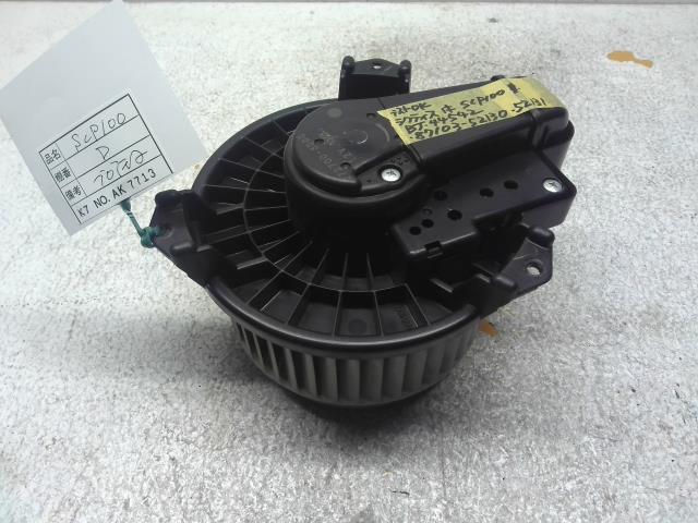 メーカー トヨタ 車名 ラクティス 型式類別 15178-0002 グレード X Lパッケージ 認定型式 DBA-SCP100 車両タイプ 5ドアハッチバック 年式 H18/10 シフト CVT 駆動 4×2 通称型式 SCP100CHXNKL エンジン型式 2SZ-FE ミッション型式 アクスル型式 車体色 ガンメタリック グレー(M) 車体色No 1G2 トリム色No FC11 走行距離(Km) 203,465 メーカー純正品番 87103-52130 部品メーカー品番 272700-3000 保証 1ヶ月/1000km 付加情報 テストOK 商品情報 ※純正番号およびモデル番号は参考としてください。※リビルト部品を購入される際のお願い【再生部品】と表示されているものをリビルト部品と呼んでいます。リビルト部品の場合には、交換時に取り外した部品をご返却していただく場合があります。詳しくはこちら※大物商品(ドア・ボンネット・バンパー等)は個人宅への配送ができない場合がございます。その場合、最寄りの配送業者支店止め等の対応となりますので、あらかじめご了承ください。 ページ上部へ【中古】中古部品 ラクティス SCP100 ヒーターブロアモーター 【3310160100-000004454267900】