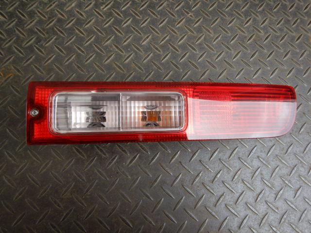 【中古】中古部品 ミニキャブ U61V 右テールランプ 【3330920100-000253013115500】