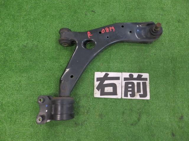 【中古】中古部品 プレマシー CWFFW 右フロントロアアーム 【3260250000-000025083951720】