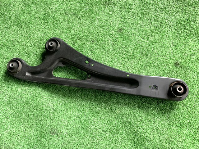 【中古】中古部品 ワゴンR MH85S 左リアロアアーム 【3330450100-250528000151840】