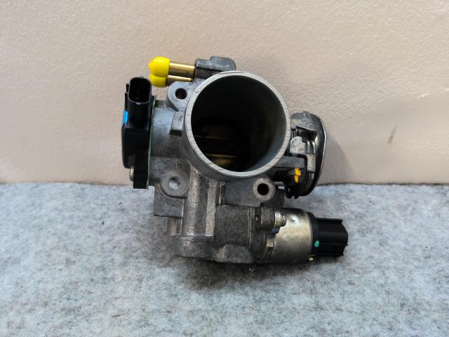 【中古】中古部品 ゼスト JE1 スロットルボディ 【3310550000-250626000720300】
