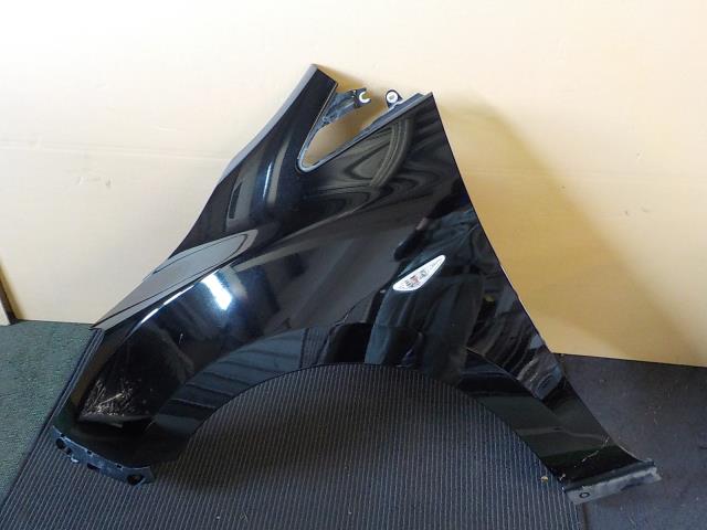 【中古】中古部品 プレマシー CWEFW 左フロントフェンダー 【3260200000-250703000310700】