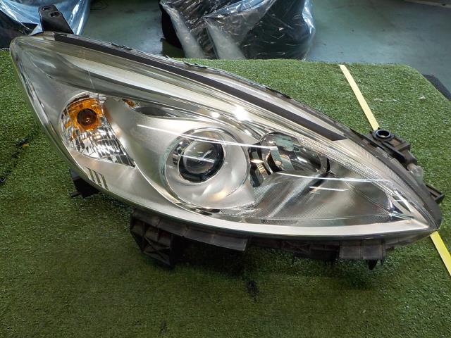 【中古】中古部品 プレマシー CWEFW 右ヘッドランプ 【3260200000-250703000310800】