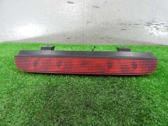 【中古】中古部品 ジムニー JB23W ハイマウントストップランプ 【3260250000-000025093715830】
