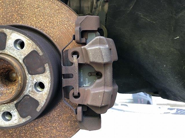 【中古】中古部品 BMW 3シリーズ 3B20 左フロントキャリパー 【3310070100-0000Y0769444360】