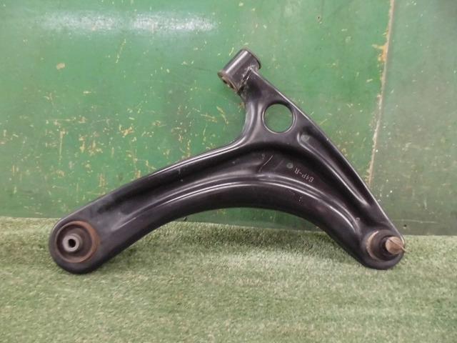 【中古】中古部品 NV100クリッパー DR17V 右フロントロアアーム 【3330150100-000025315651720】