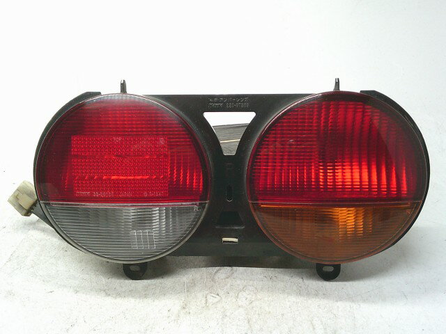 【中古】中古部品 ミニキャブ U61V 右テールランプ 【3330990500-250708000215500】