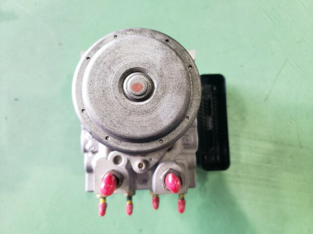 【中古】中古部品 オデッセイ RB1 ABSアクチュエーター 【3310590000-202507026342500】