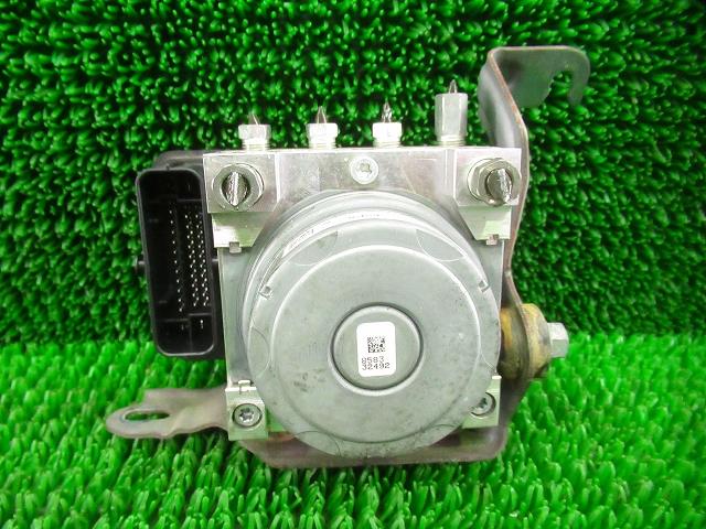 【中古】中古部品 ハスラー MR31S ABSアクチュエーター 【3330210100-000037119742500】