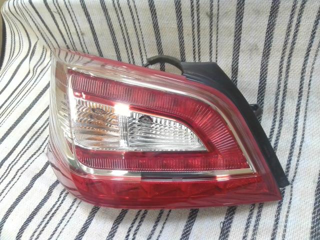 【中古】中古部品 ティアナ L33 左テールランプ 【3310540000-000025228515600】