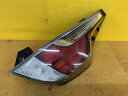 【中古】中古部品 アクア NHP10 右テールランプ 【3330960100-000052523115500】