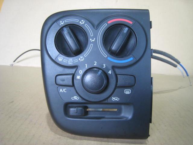 【中古】中古部品 エブリィ DA17V A/Cスイッチパネル 【3340220100-000213085360900】