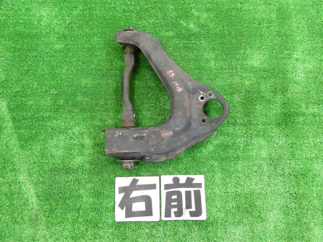 【中古】中古部品 タウンエースノア SR40G 右フロントアッパアーム 【3260250000-000025101851730】