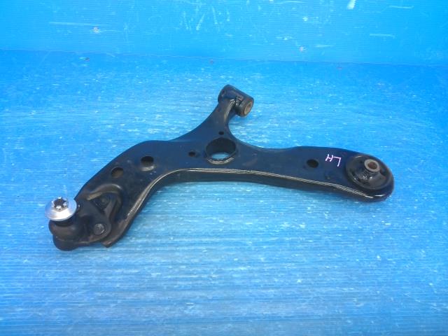 【中古】中古部品 プリウス ZVW30 左フロントロアアーム 【3310550000-250604001051740】