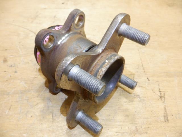 【中古】中古部品 ムーヴコンテ L575S リアハブ 【3310250100-001665280144470】
