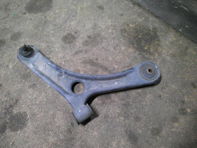 【中古】中古部品 ステラ RN1 右フロントロアアーム 【3310410000-000253026451720】