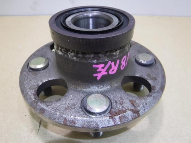 【中古】中古部品 ライフ JB7 リアハブ 【3310250100-001414334744470】