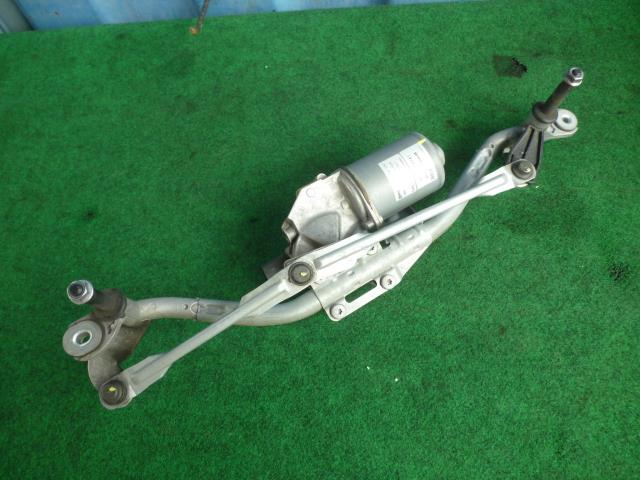 【中古】中古部品 アウディ A1 8XCAX フロントワイパーモーター 【3540020100-000007070761600】