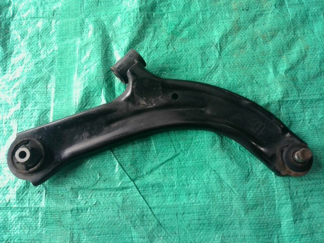 【中古】中古部品 AD VY12 右フロントロアアーム 【3310090100-202507040451720】