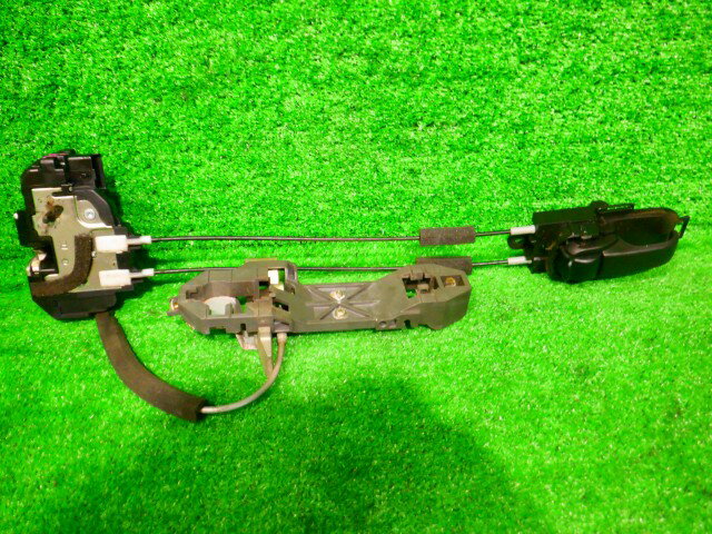 【中古】中古部品 キューブ BZ11 右リアドアロックソレノイド 【3340140100-000025186764570】