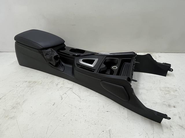【中古】中古部品 BMW 1シリーズ 1A16 コンソールボックス 【3310070100-0000Y0758077100】