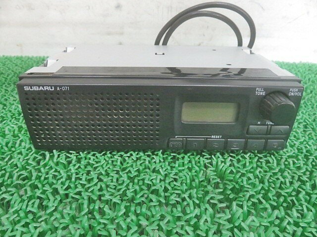 【中古】中古部品 サンバー TT2 ラジオ 【3330380100-000037019761100】