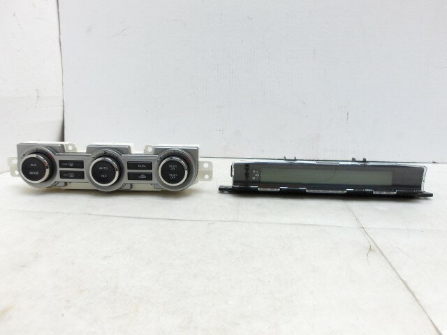 【中古】中古部品 MPV LY3P A/Cスイッチパネル 【3310250100-000253026960900】