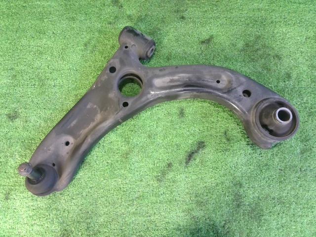 【中古】中古部品 ステラ LA150F 左フロントロアアーム 【3260070000-250704000351740】