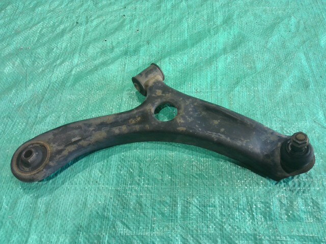 【中古】中古部品 ワゴンR MH23S 右フロントロアアーム 【3310090100-202507070551720】