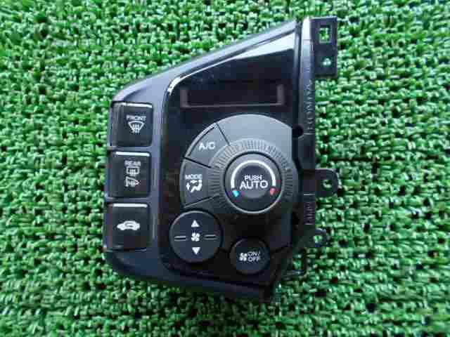 【中古】中古部品 CR−Z ZF1 A/Cスイッチパネル 【3100430000-230531000260900】