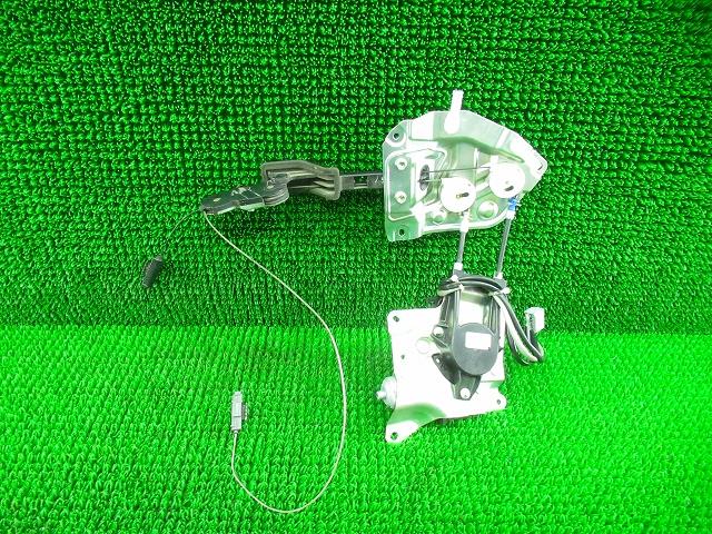 【中古】中古部品 タント L375S 左パワースライドドアモーター 【3330210100-000037131664660】