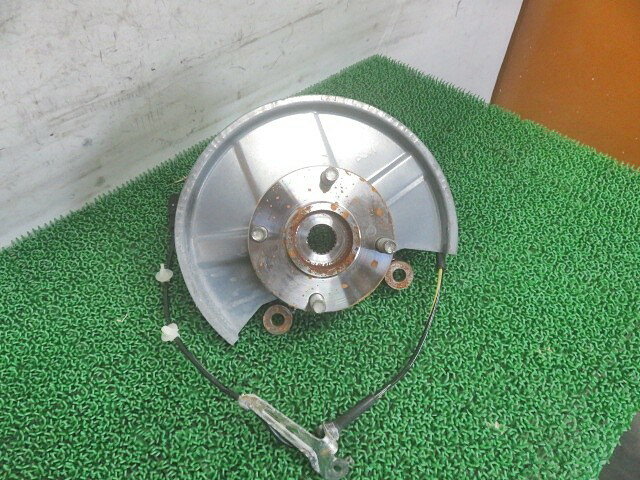 【中古】中古部品 ミニキャブ DS16T 左フロントナックルハブ 【3330380100-000037022444340】
