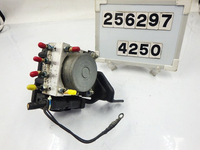 【中古】中古部品 ファミリア BVZNY12 ABSアクチュエーター 【3330890100-000025629742500】