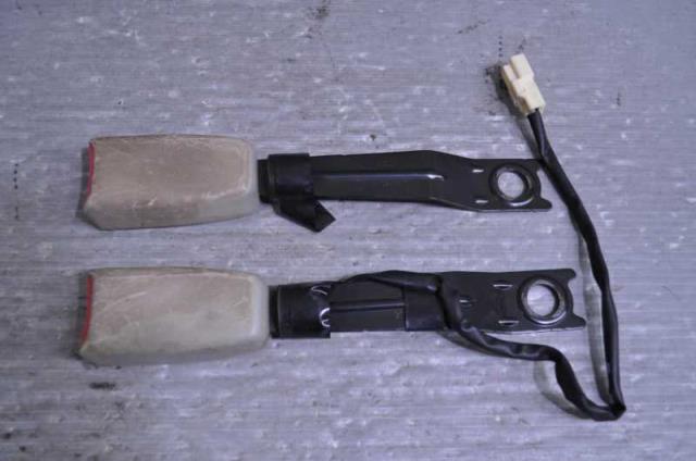 【中古】中古部品 アルト HA24S シートベルト 【3310580000-250729000777150】