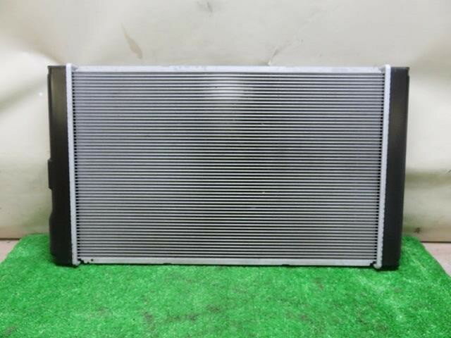 【中古】中古部品 プリウスα ZVW41W ラジエータ 【3330380100-000030029720400】