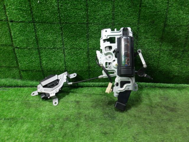 【中古】中古部品 タント L385S 左リアドアロックソレノイド 【3330420100-250723000164580】