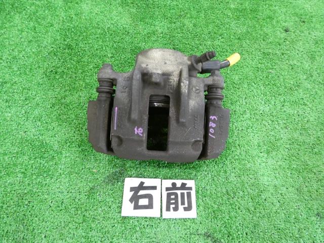 メーカー メルセデスベンツ 車名 ベンツ バネオ 型式類別 グレード 右ハンドル 認定型式 GH-414700 車両タイプ ステーションワゴン 年式 H16/9 シフト 5FT 駆動 通称型式 WDB414700 エンジン型式 1669 ミッション型式 アクスル型式 車体色 車体色No トリム色No 走行距離(Km) 83,953 メーカー純正品番 8135 部品メーカー品番 保証 1ヶ月/1000km 付加情報 パッド欠品,8135,TRW,固着OK,ブーツOK,汚れ有り,サビ有り 商品情報 ※純正番号およびモデル番号は参考としてください。※リビルト部品を購入される際のお願い【再生部品】と表示されているものをリビルト部品と呼んでいます。リビルト部品の場合には、交換時に取り外した部品をご返却していただく場合があります。詳しくはこちら※大物商品(ドア・ボンネット・バンパー等)は個人宅への配送ができない場合がございます。その場合、最寄りの配送業者支店止め等の対応となりますので、あらかじめご了承ください。 ページ上部へ【中古】中古部品 ベンツ バネオ 414700 右フロントキャリパー 【3260250000-000025108344330】