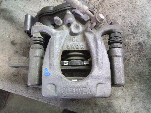 【中古】中古部品 エクストレイル HNT32 左リアキャリパー 【3330220100-250731000244460】