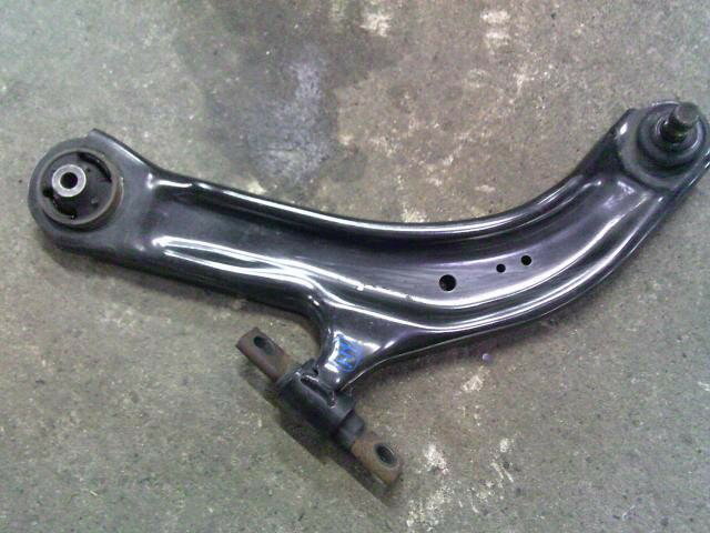 【中古】中古部品 セレナ FNC26 左フロントロアアーム 【3330220100-250731000151740】