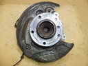 【中古】中古部品 BMW 1シリーズ UD20 左フロントナックルハブ 【3310250100-001619597944340】