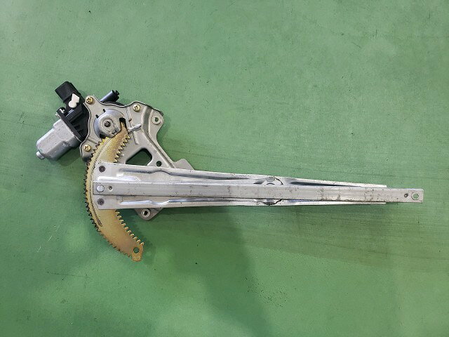 【中古】中古部品 アイ HA1W 右フロントドアレギュレータ・モーター 【3310590000-...