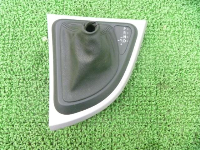 【中古】中古部品 BMW 1シリーズ UE16 シフトレバー 【3310250100-001267381837850】