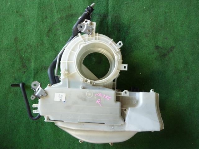 【中古】中古部品 ヴォクシー AZR60G A/Cクーリングユニット 【3310250100-000871724960800】