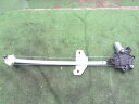 【中古】中古部品 フィット GK3 左リアドアレギュレータ・モーター 【3310200100-000022130813420】
