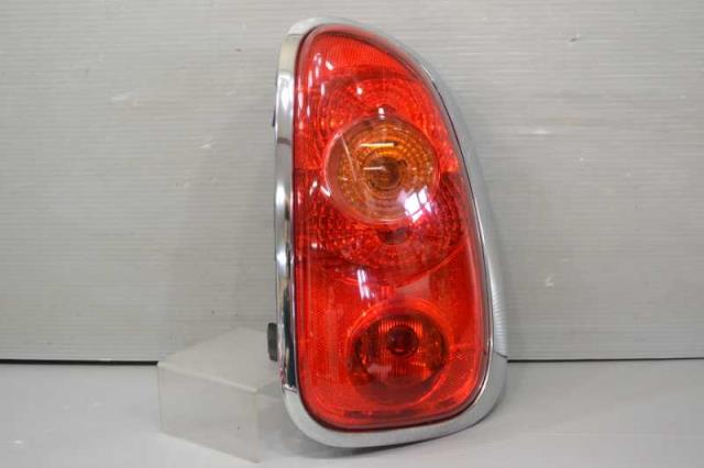 【中古】中古部品 BMW ミニ ZC16A 右テールランプ 【3310580000-250807000115500】