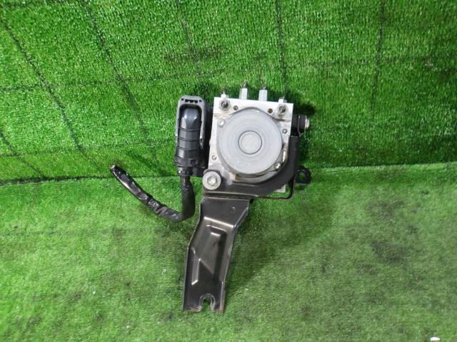 【中古】中古部品 アルト HA36S ABSアクチュエーター 【3330420100-250729000142500】