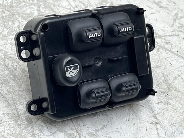 【中古】中古部品 ジープ チェロキー KJ37 パワーウインドウスイッチ 【3310070100-0000Y0765661900】