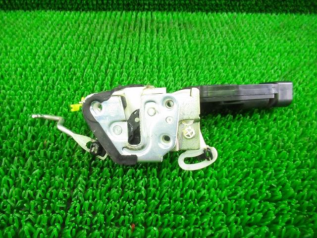 【中古】中古部品 ハイゼット S331V 左フロントドアロックソレノイド 【3330210100-000037136264560】